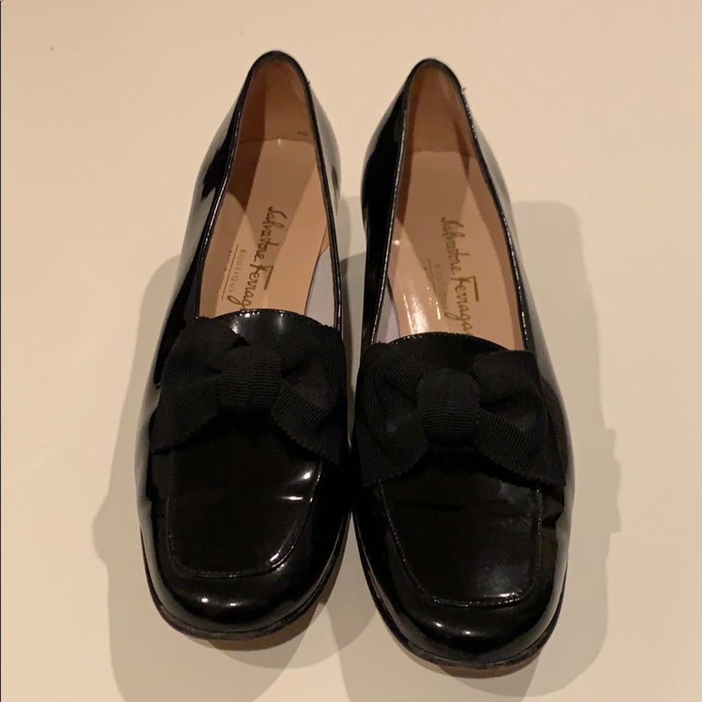 CLASSIC PATENT LEATHER SALVATORE FERRAGAMO SHOES